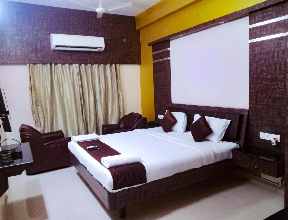 Aparthotel Pine Tree Kanchipuram Esterno foto
