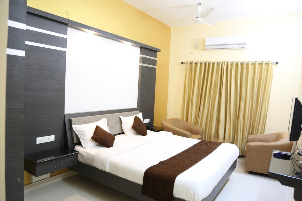Aparthotel Pine Tree Kanchipuram Esterno foto